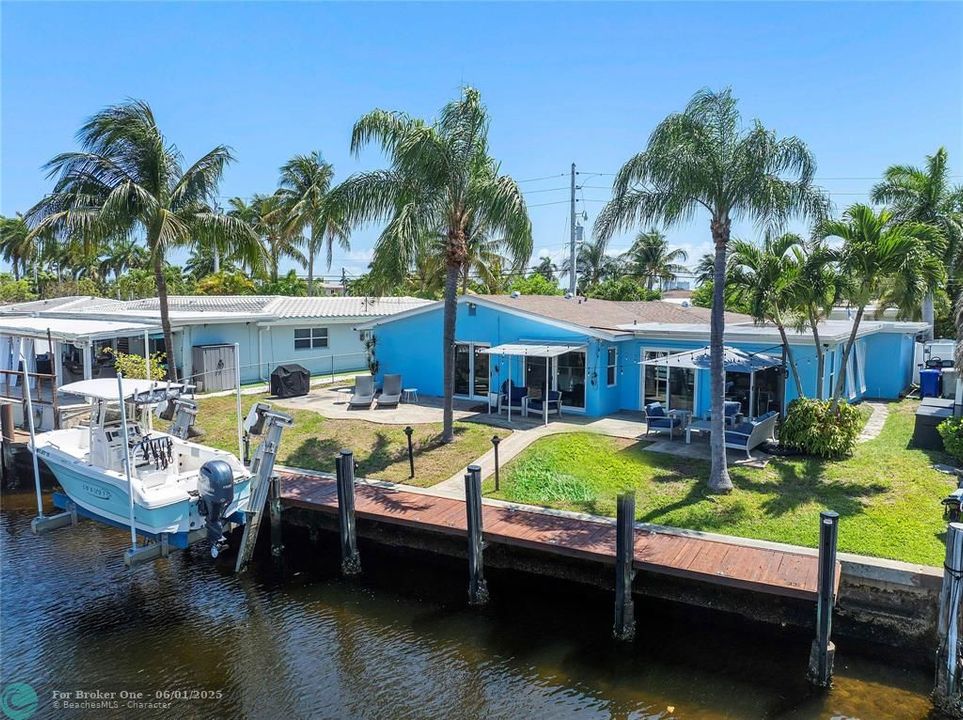 For Sale: $1,100,000 (3 beds, 3 baths, 2074 Square Feet)