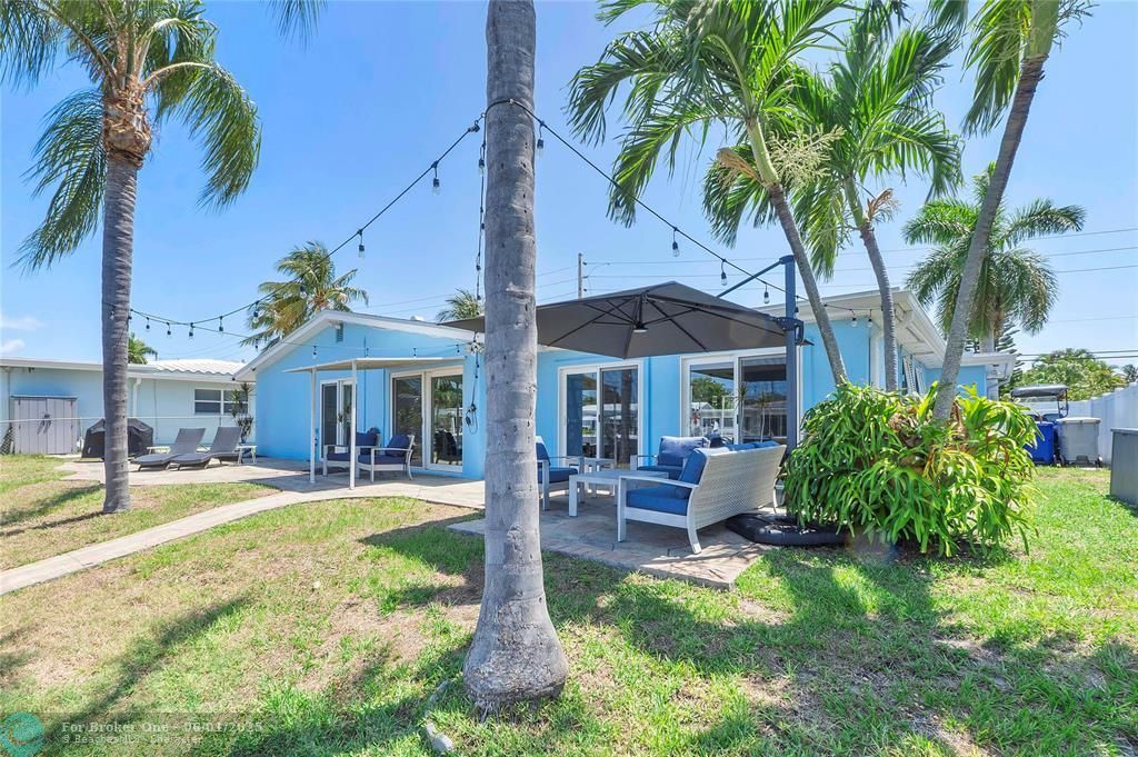 For Sale: $1,100,000 (3 beds, 3 baths, 2074 Square Feet)