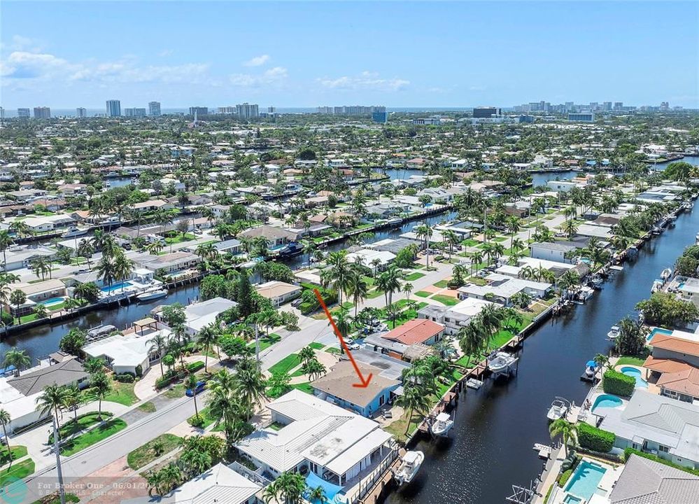 For Sale: $1,100,000 (3 beds, 3 baths, 2074 Square Feet)