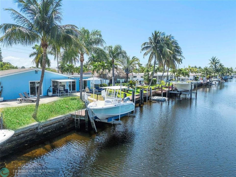 For Sale: $1,100,000 (3 beds, 3 baths, 2074 Square Feet)