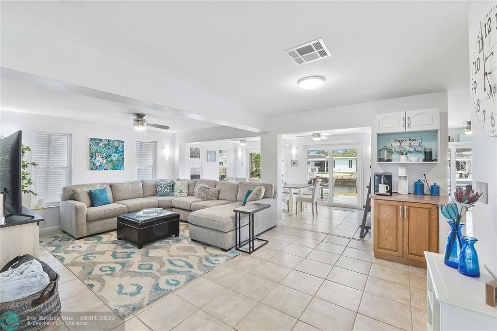 For Sale: $1,100,000 (3 beds, 3 baths, 2074 Square Feet)