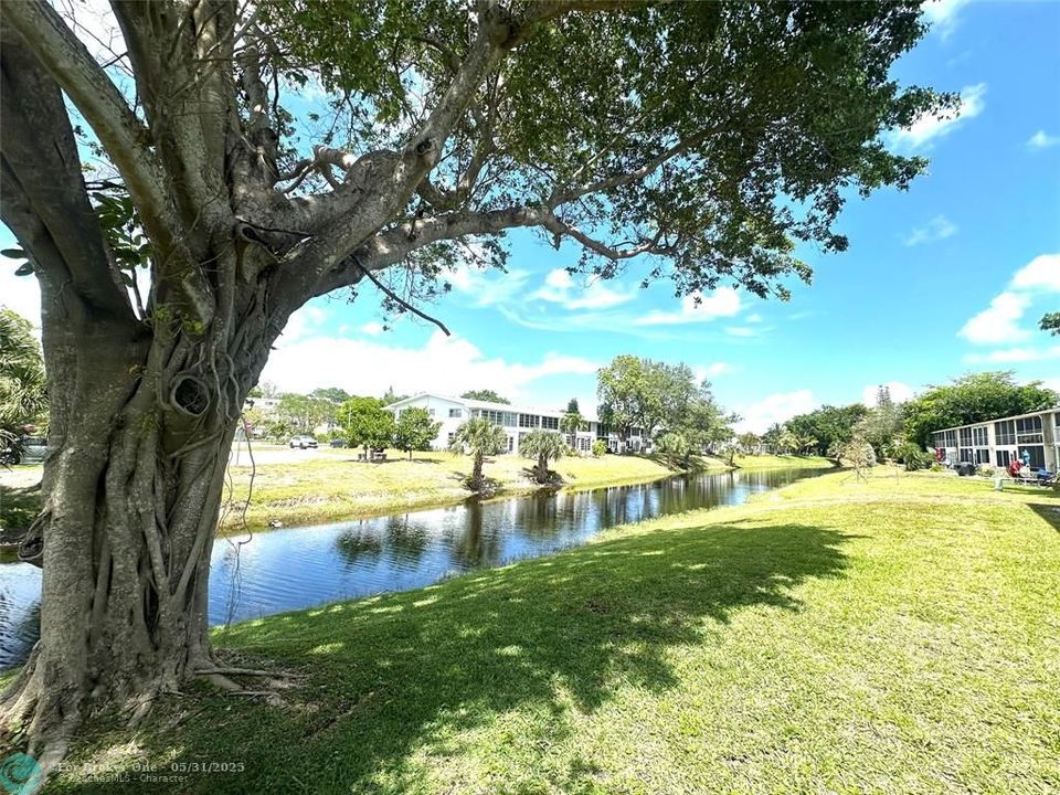 For Sale: $145,000 (2 beds, 1 baths, 820 Square Feet)