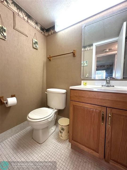 For Sale: $145,000 (2 beds, 1 baths, 820 Square Feet)
