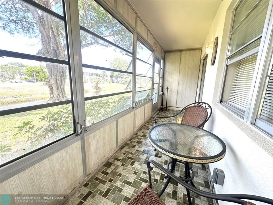 For Sale: $145,000 (2 beds, 1 baths, 820 Square Feet)