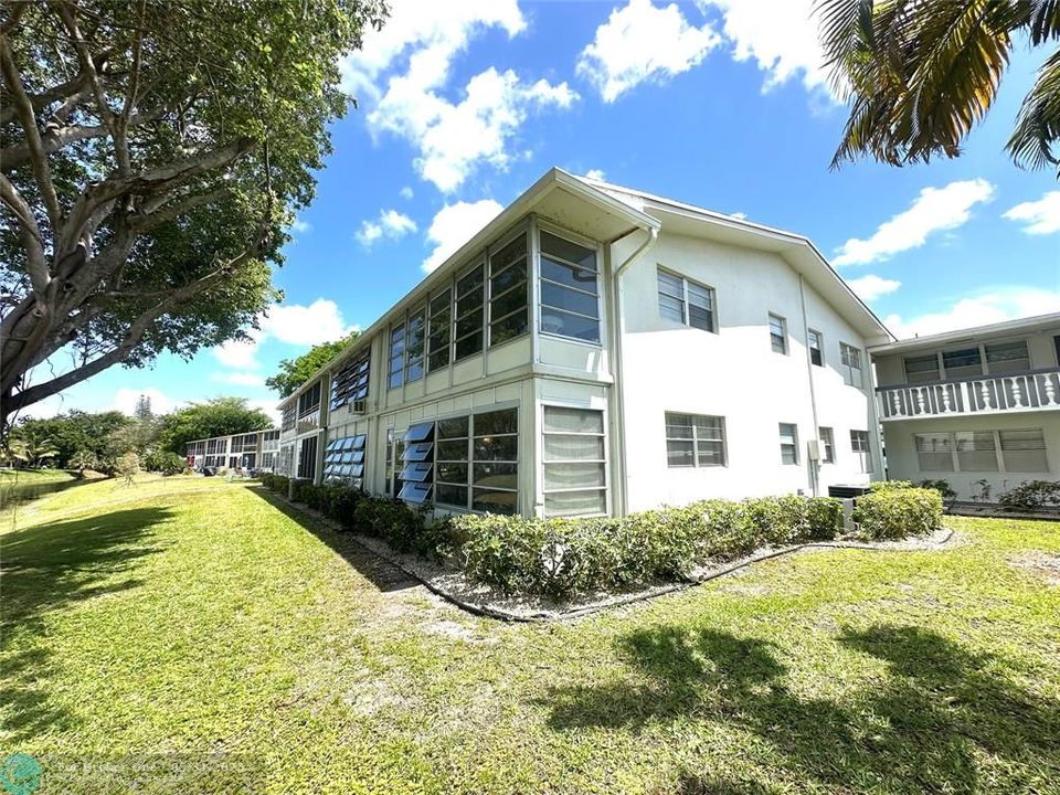 For Sale: $145,000 (2 beds, 1 baths, 820 Square Feet)