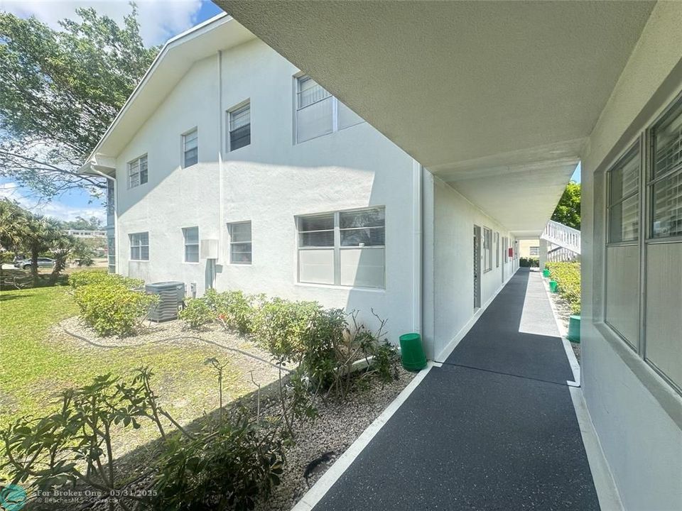 For Sale: $145,000 (2 beds, 1 baths, 820 Square Feet)