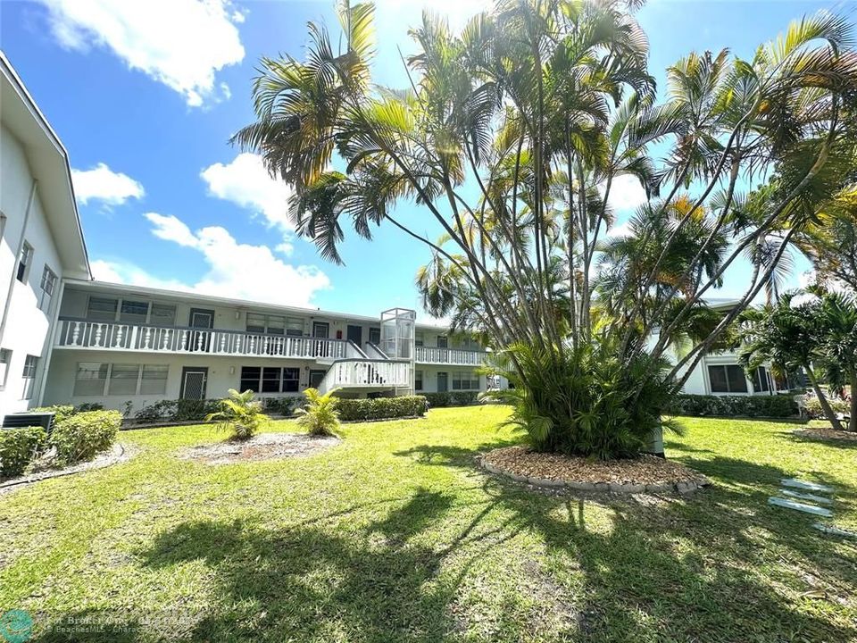 For Sale: $145,000 (2 beds, 1 baths, 820 Square Feet)