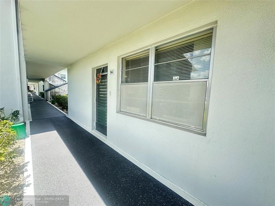 For Sale: $145,000 (2 beds, 1 baths, 820 Square Feet)