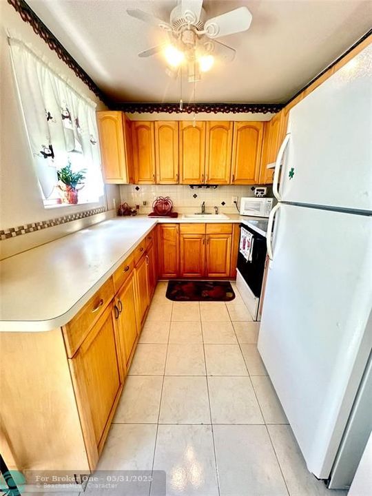 For Sale: $145,000 (2 beds, 1 baths, 820 Square Feet)