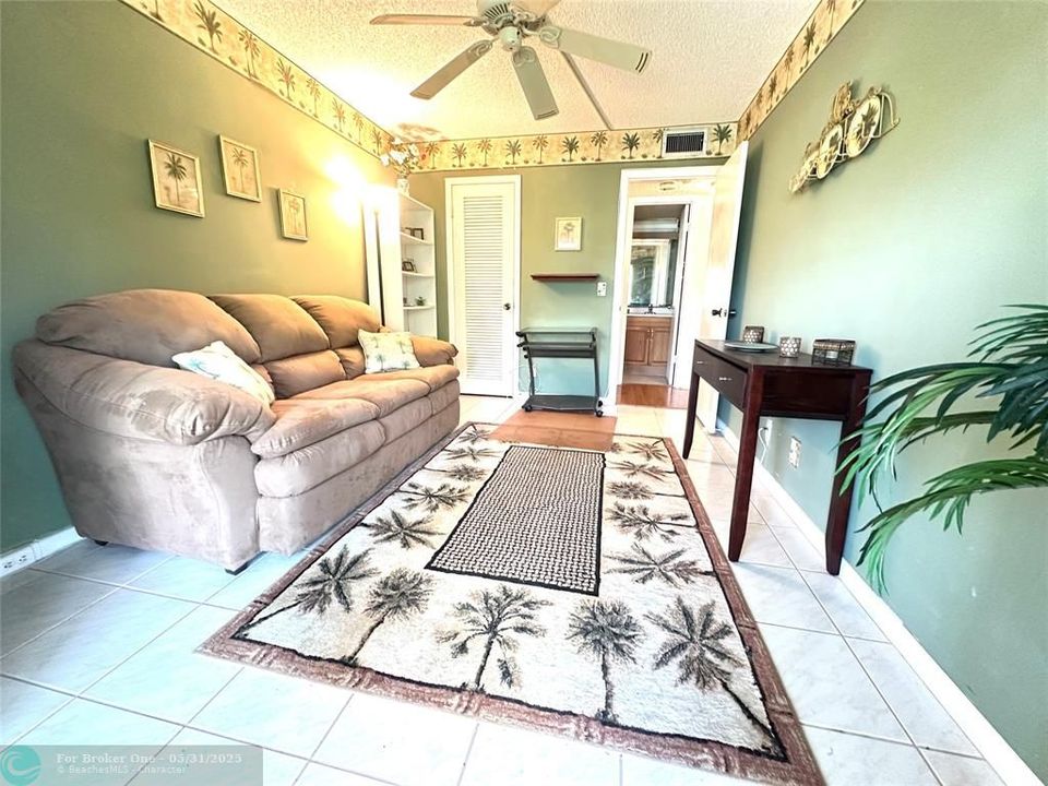 For Sale: $145,000 (2 beds, 1 baths, 820 Square Feet)