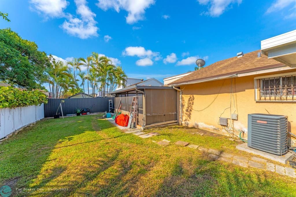 For Sale: $474,900 (3 beds, 1 baths, 1140 Square Feet)