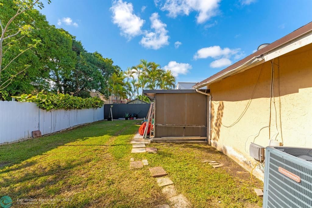 For Sale: $474,900 (3 beds, 1 baths, 1140 Square Feet)