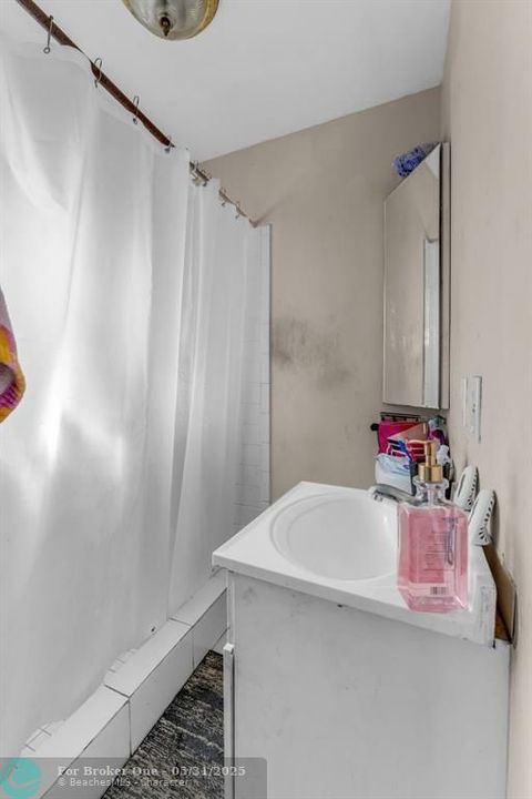 For Sale: $474,900 (3 beds, 1 baths, 1140 Square Feet)