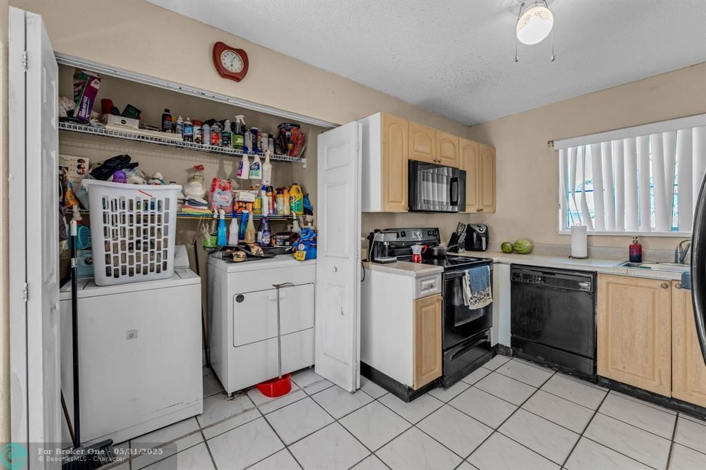 For Sale: $474,900 (3 beds, 1 baths, 1140 Square Feet)