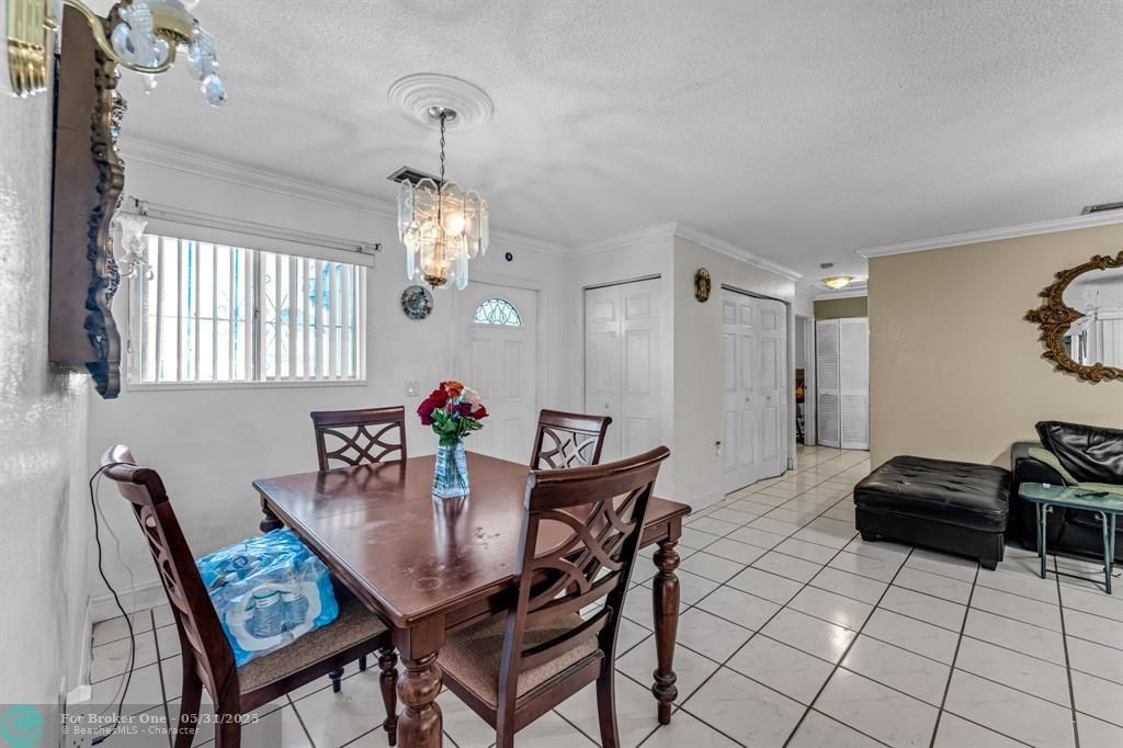 For Sale: $474,900 (3 beds, 1 baths, 1140 Square Feet)