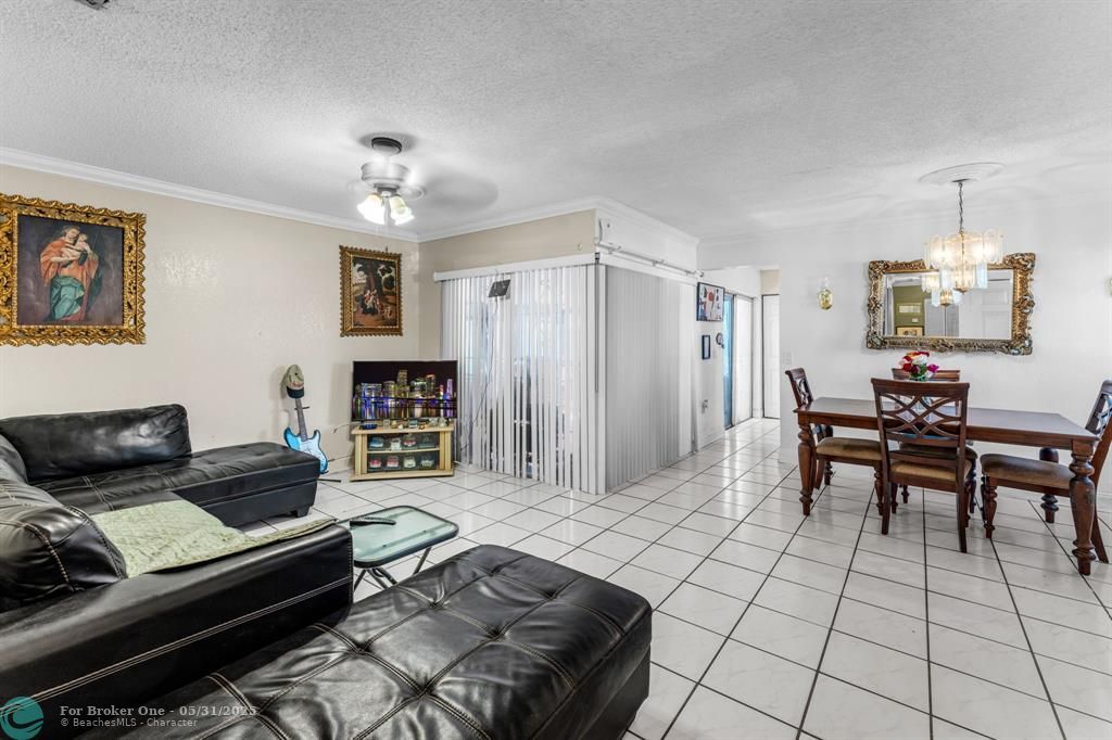 For Sale: $474,900 (3 beds, 1 baths, 1140 Square Feet)