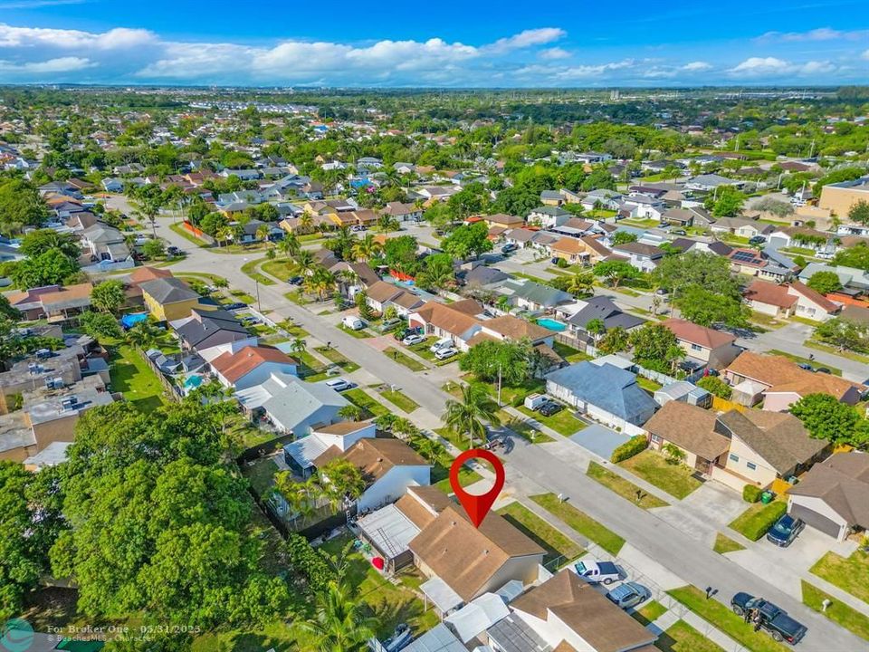 For Sale: $474,900 (3 beds, 1 baths, 1140 Square Feet)