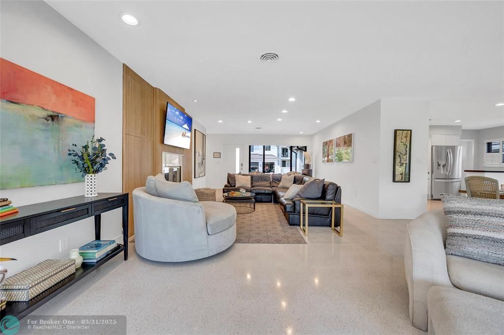 For Sale: $1,200,000 (3 beds, 2 baths, 1833 Square Feet)