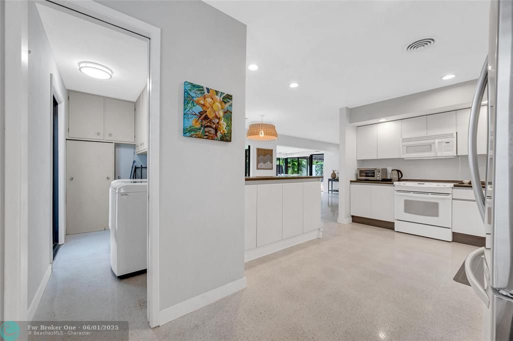 For Sale: $1,200,000 (3 beds, 2 baths, 1833 Square Feet)