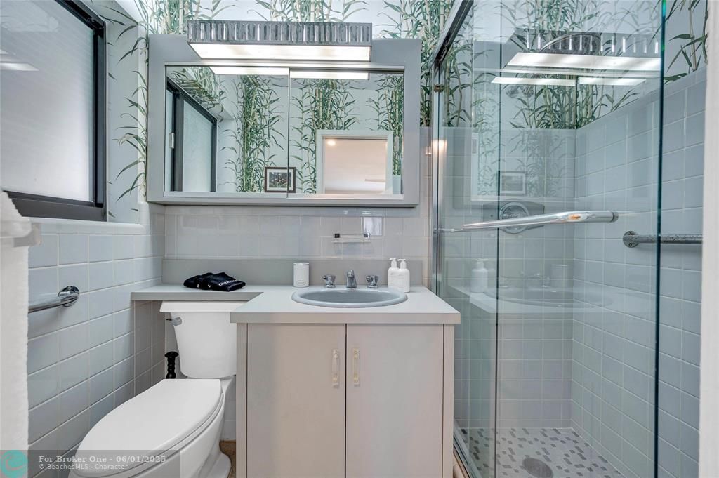 For Sale: $1,200,000 (3 beds, 2 baths, 1833 Square Feet)