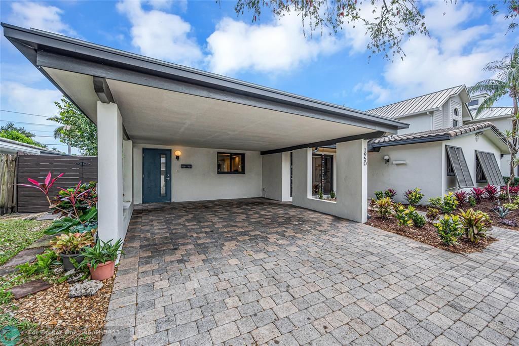 For Sale: $1,200,000 (3 beds, 2 baths, 1833 Square Feet)