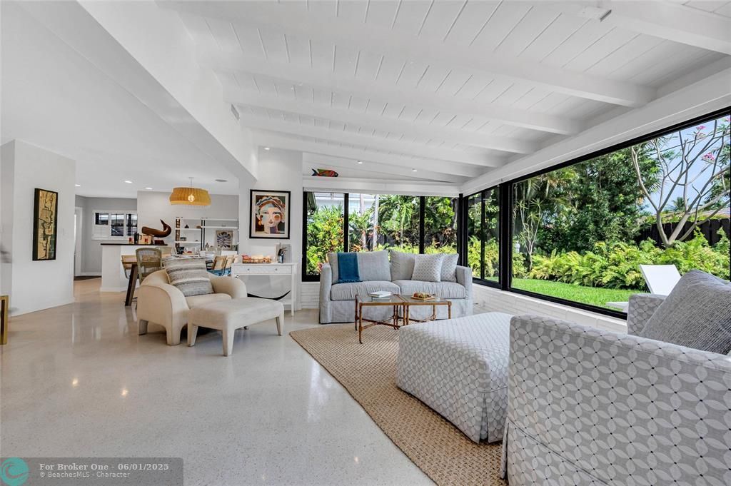 For Sale: $1,200,000 (3 beds, 2 baths, 1833 Square Feet)