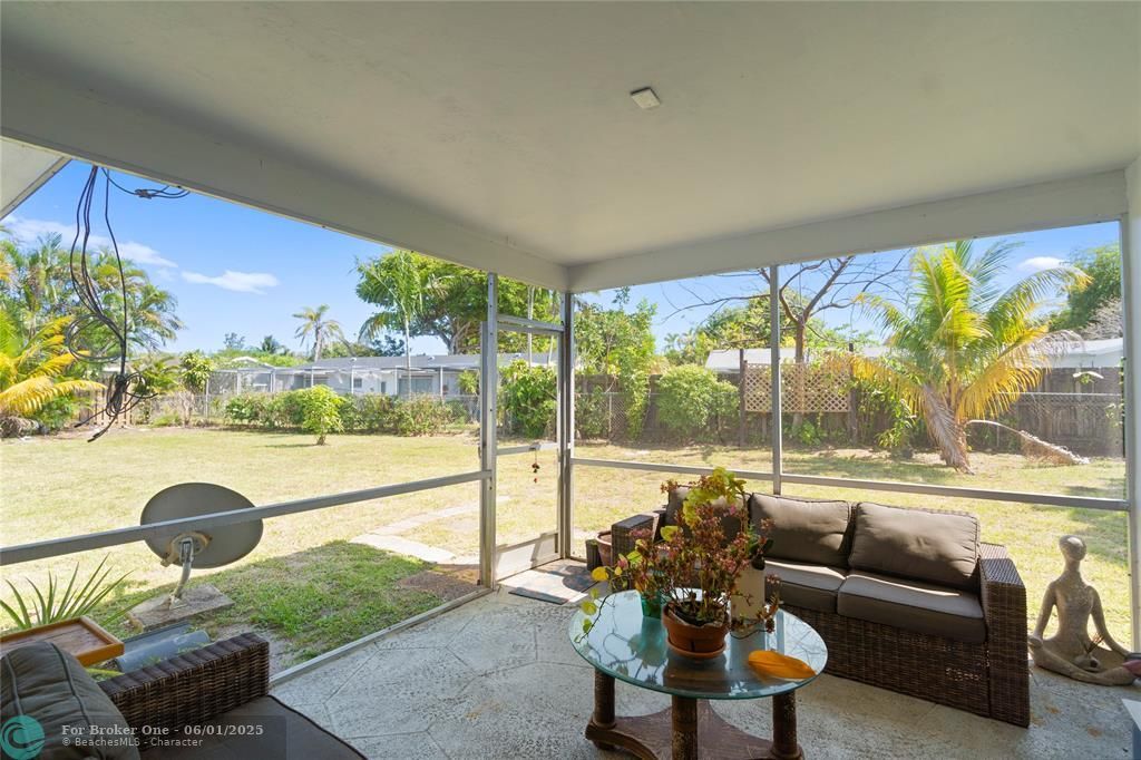 For Sale: $690,000 (4 beds, 2 baths, 1608 Square Feet)
