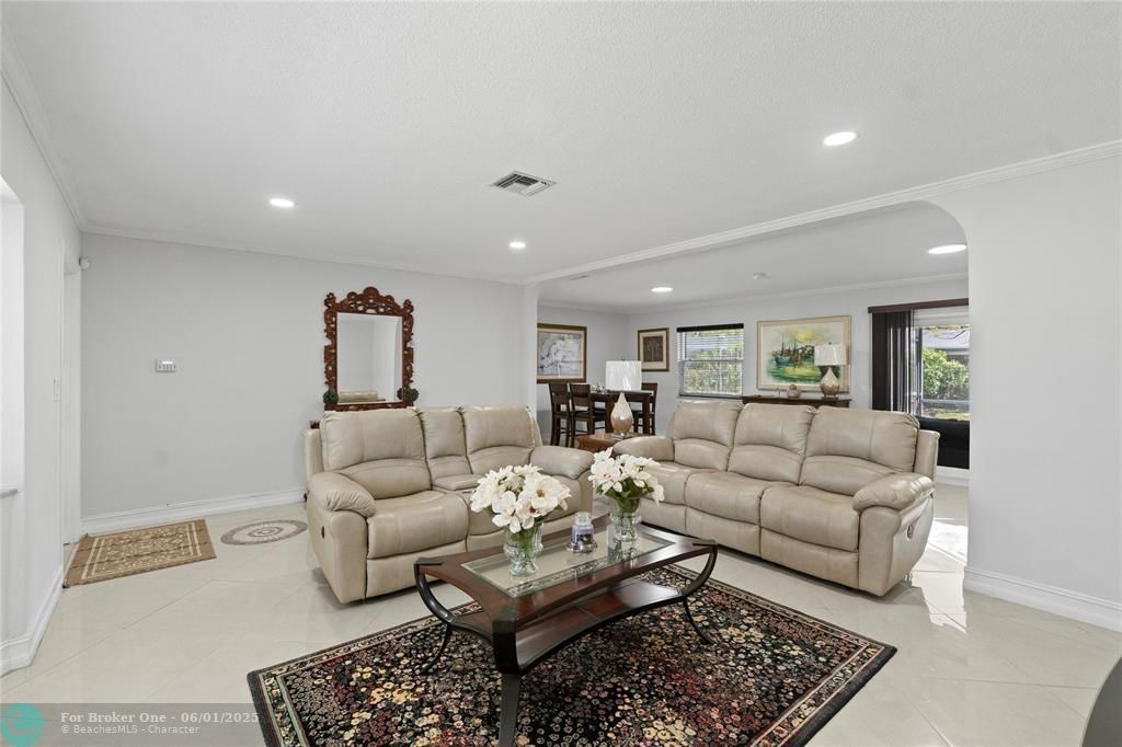 For Sale: $690,000 (4 beds, 2 baths, 1608 Square Feet)