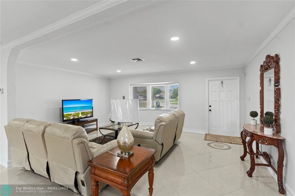 For Sale: $690,000 (4 beds, 2 baths, 1608 Square Feet)