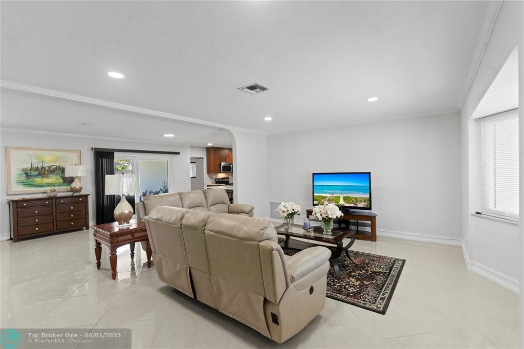 For Sale: $690,000 (4 beds, 2 baths, 1608 Square Feet)
