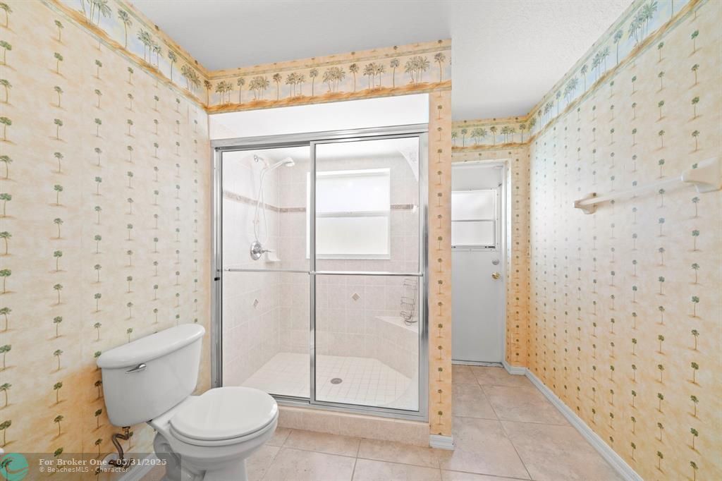 For Sale: $440,000 (3 beds, 2 baths, 1866 Square Feet)