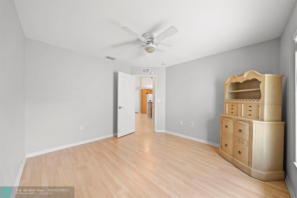 For Sale: $440,000 (3 beds, 2 baths, 1866 Square Feet)