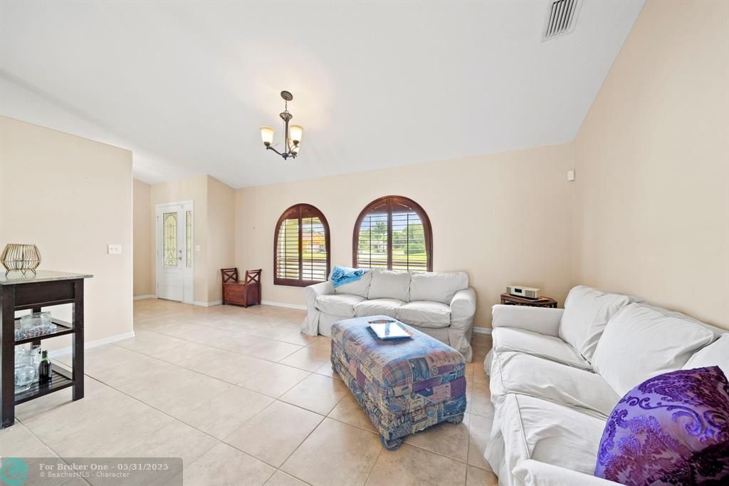 For Sale: $440,000 (3 beds, 2 baths, 1866 Square Feet)