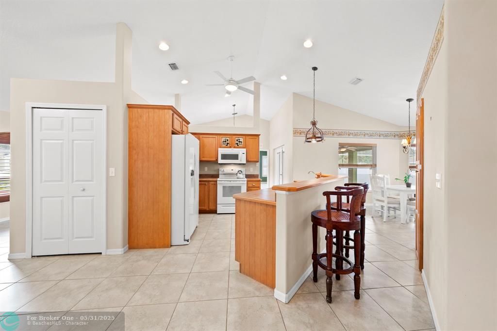 For Sale: $440,000 (3 beds, 2 baths, 1866 Square Feet)