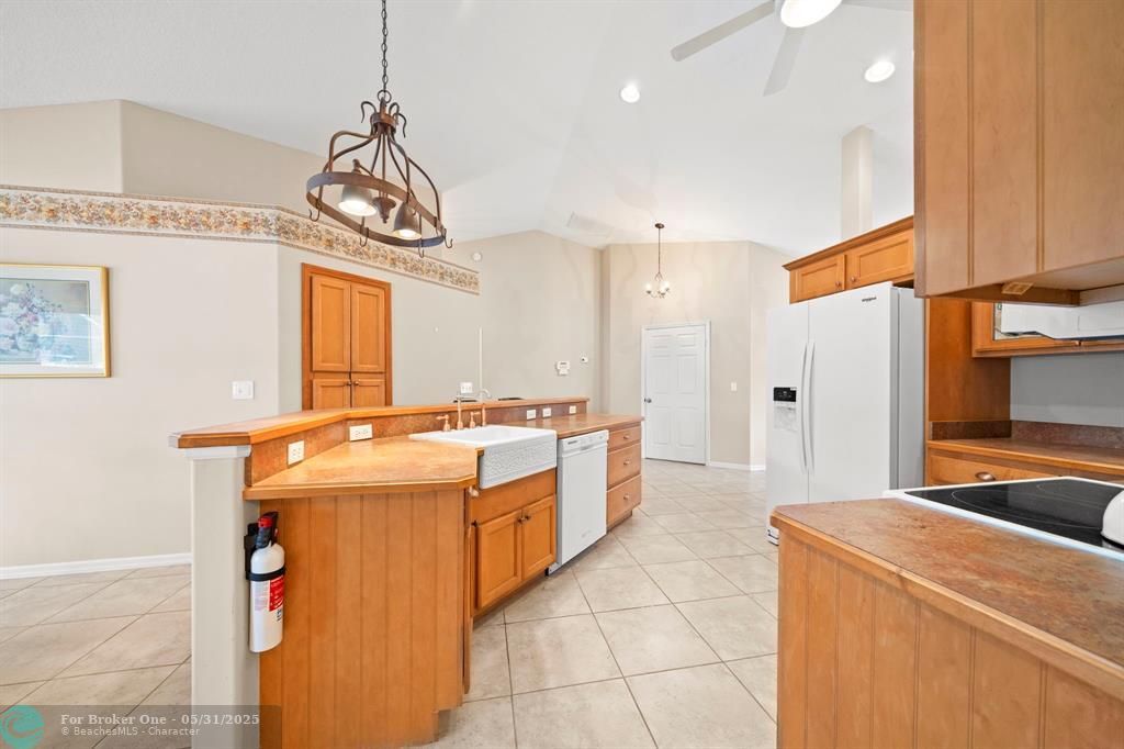 For Sale: $440,000 (3 beds, 2 baths, 1866 Square Feet)