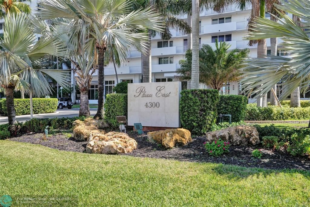 For Sale: $768,000 (2 beds, 2 baths, 1450 Square Feet)