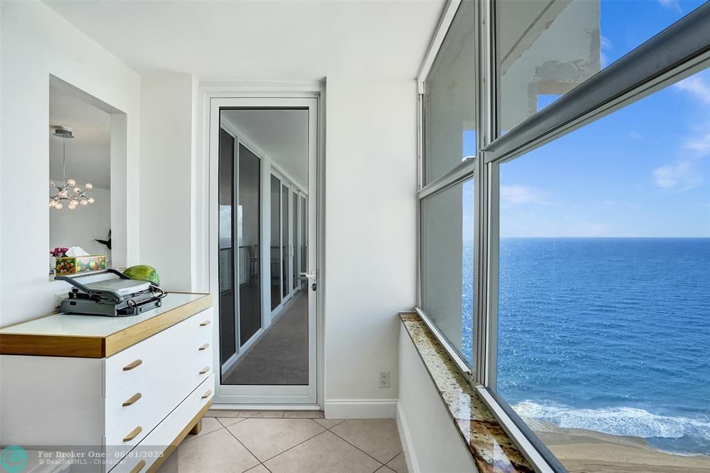 For Sale: $768,000 (2 beds, 2 baths, 1450 Square Feet)