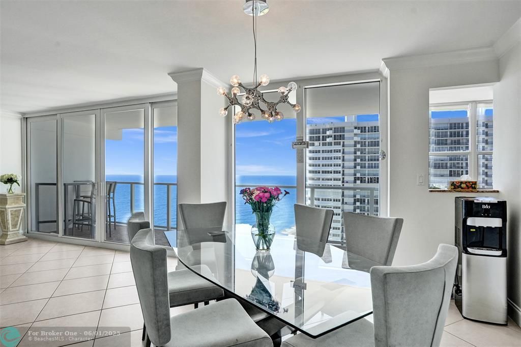 For Sale: $768,000 (2 beds, 2 baths, 1450 Square Feet)