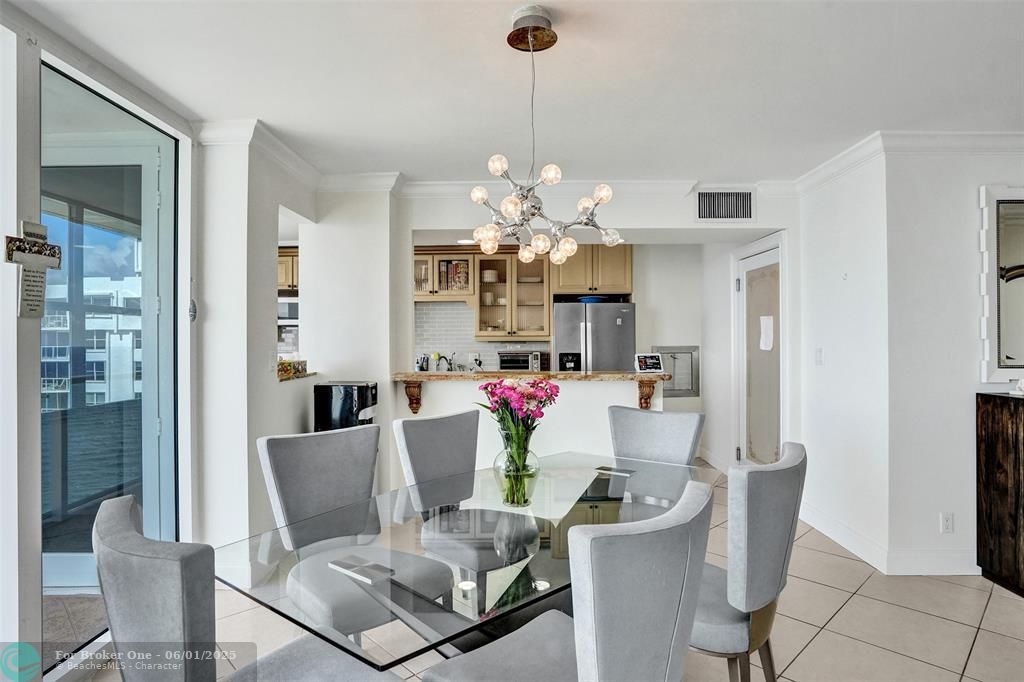 For Sale: $768,000 (2 beds, 2 baths, 1450 Square Feet)