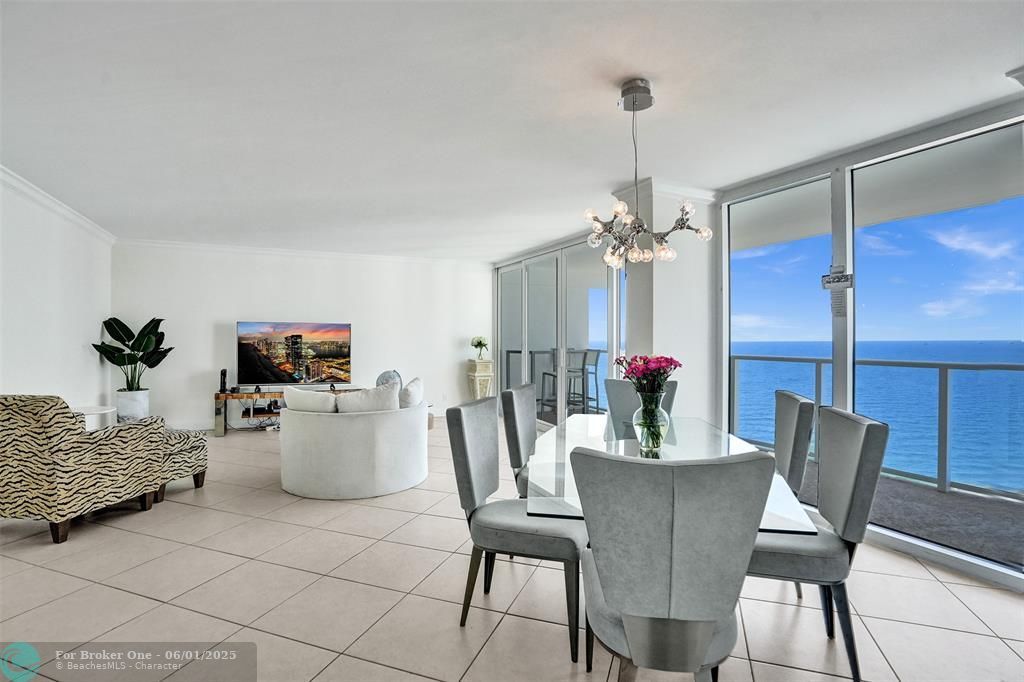 For Sale: $768,000 (2 beds, 2 baths, 1450 Square Feet)