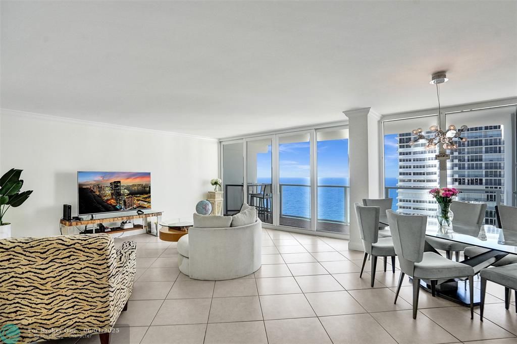 For Sale: $768,000 (2 beds, 2 baths, 1450 Square Feet)