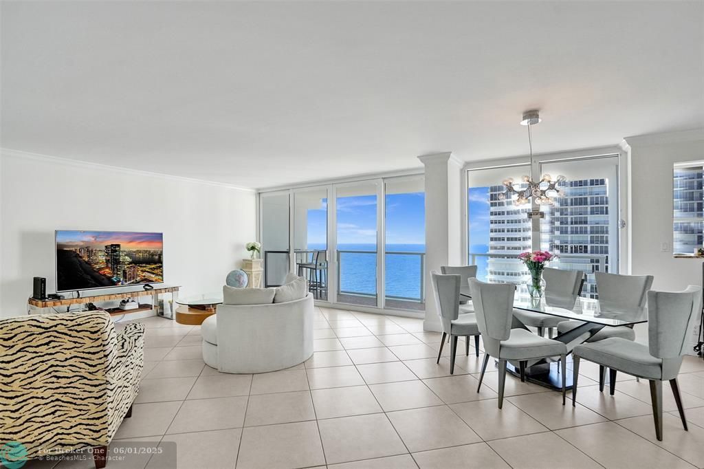 For Sale: $768,000 (2 beds, 2 baths, 1450 Square Feet)