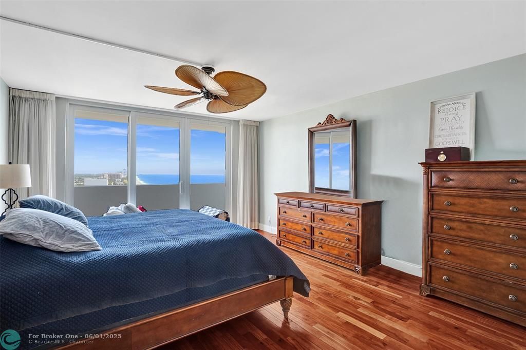 For Sale: $768,000 (2 beds, 2 baths, 1450 Square Feet)