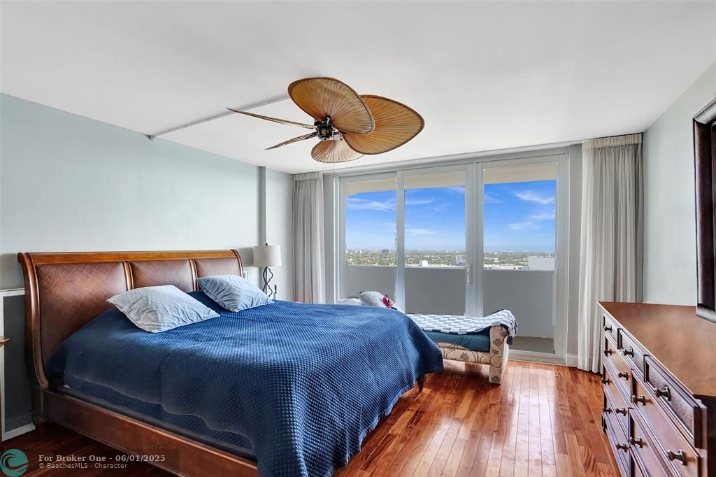 For Sale: $768,000 (2 beds, 2 baths, 1450 Square Feet)