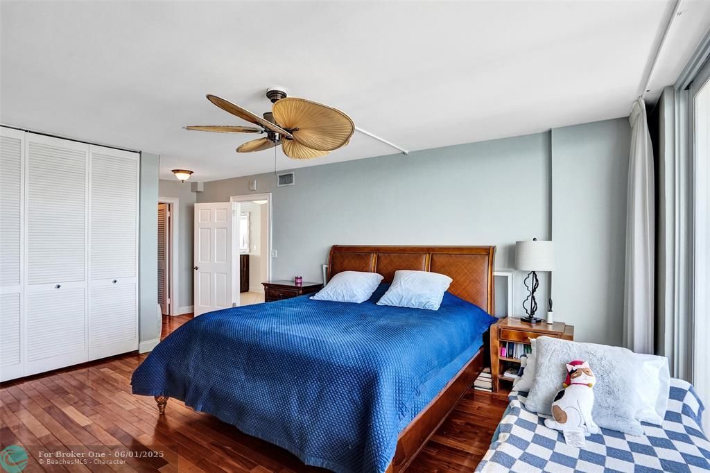 For Sale: $768,000 (2 beds, 2 baths, 1450 Square Feet)