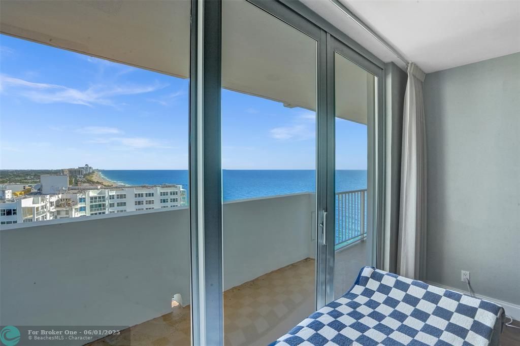 For Sale: $768,000 (2 beds, 2 baths, 1450 Square Feet)