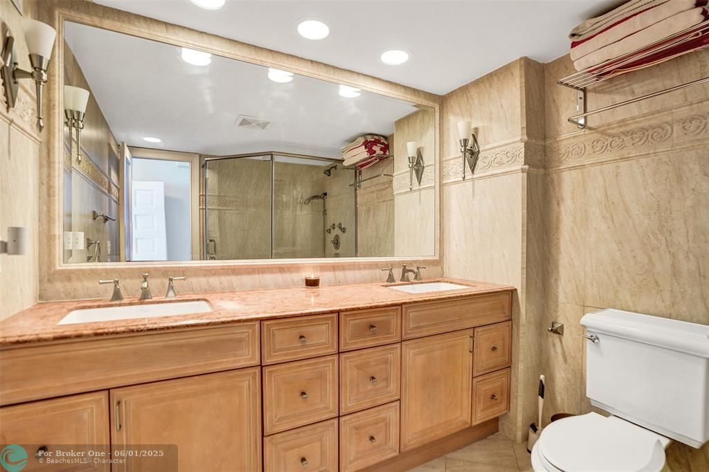 For Sale: $768,000 (2 beds, 2 baths, 1450 Square Feet)