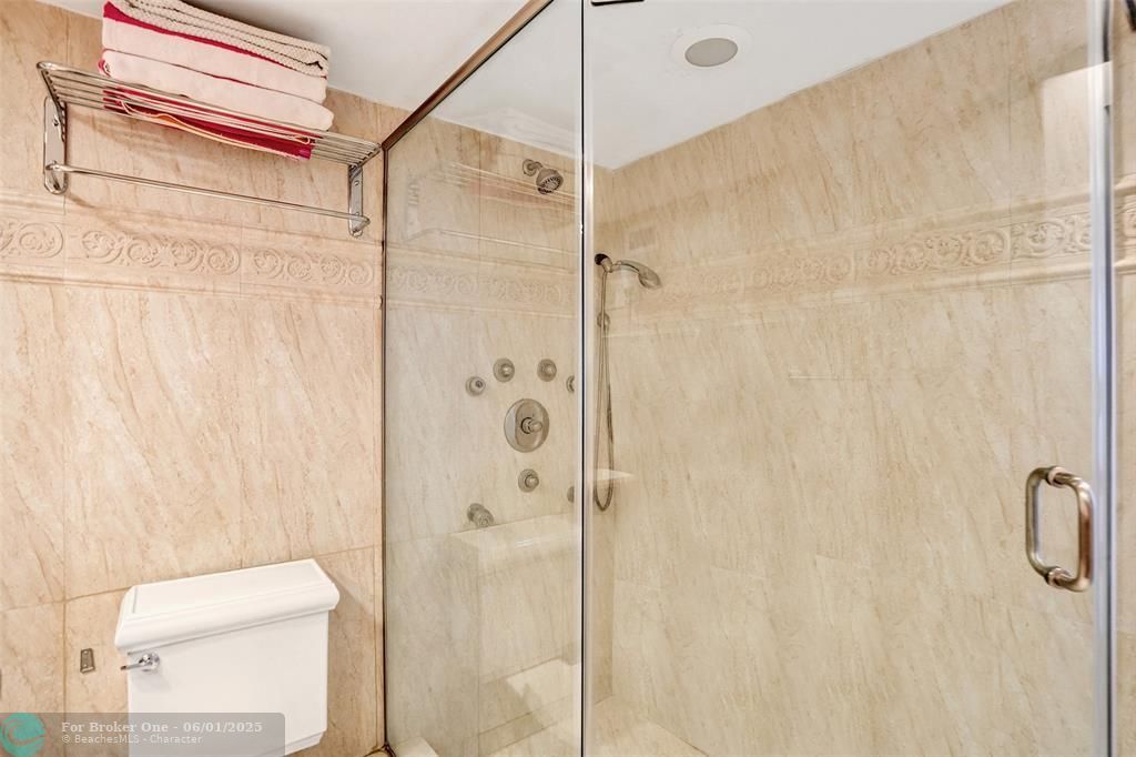 For Sale: $768,000 (2 beds, 2 baths, 1450 Square Feet)