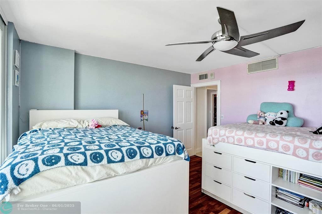 For Sale: $768,000 (2 beds, 2 baths, 1450 Square Feet)