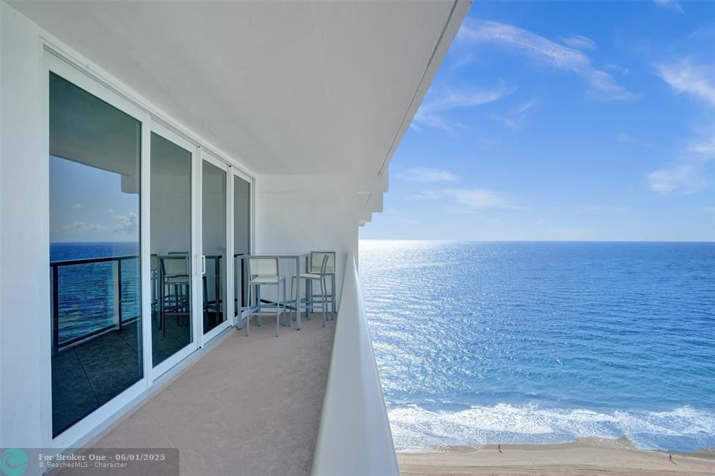 For Sale: $768,000 (2 beds, 2 baths, 1450 Square Feet)